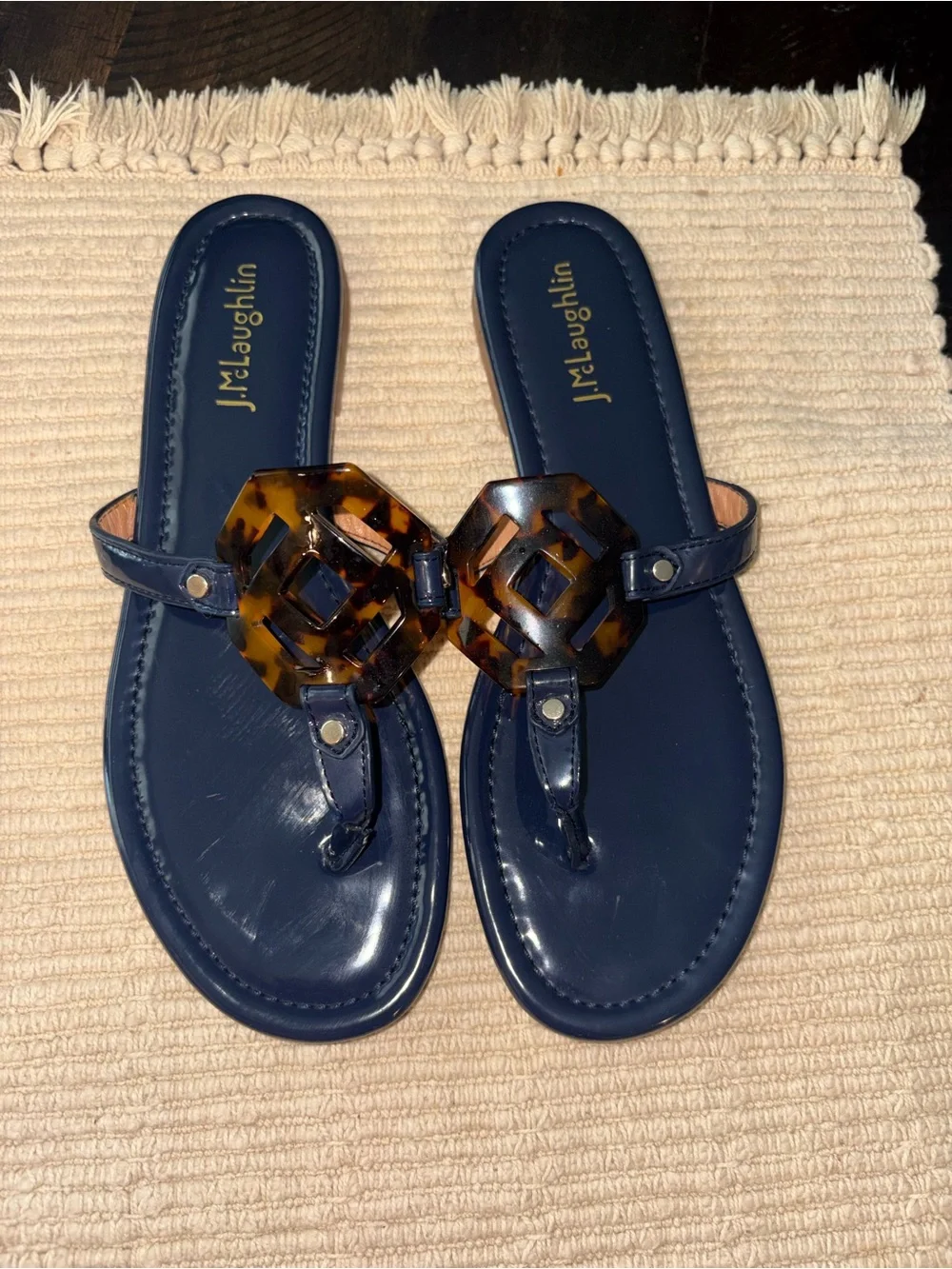 J. McLaughlin Navy Patent Sandals with Tortoise-Link Accent size 8